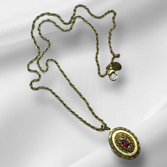 Gold Tone Chain Necklace Oval Photo Locket and Red Stone Marked ADF - Picture 1 of 9